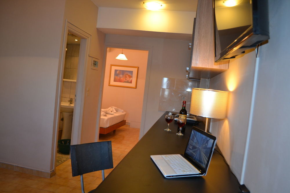The "L" Suites & Apartments Lassi  Exterior foto